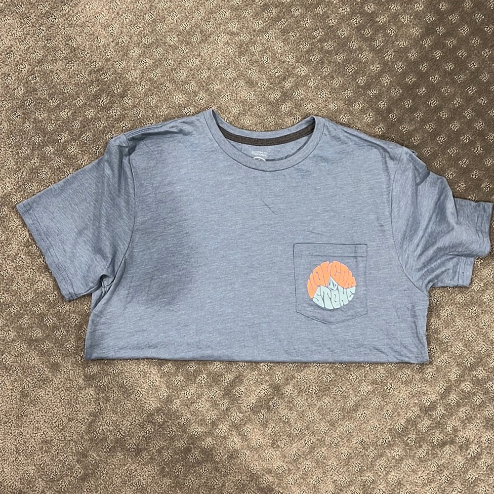 Volcom t shirt
